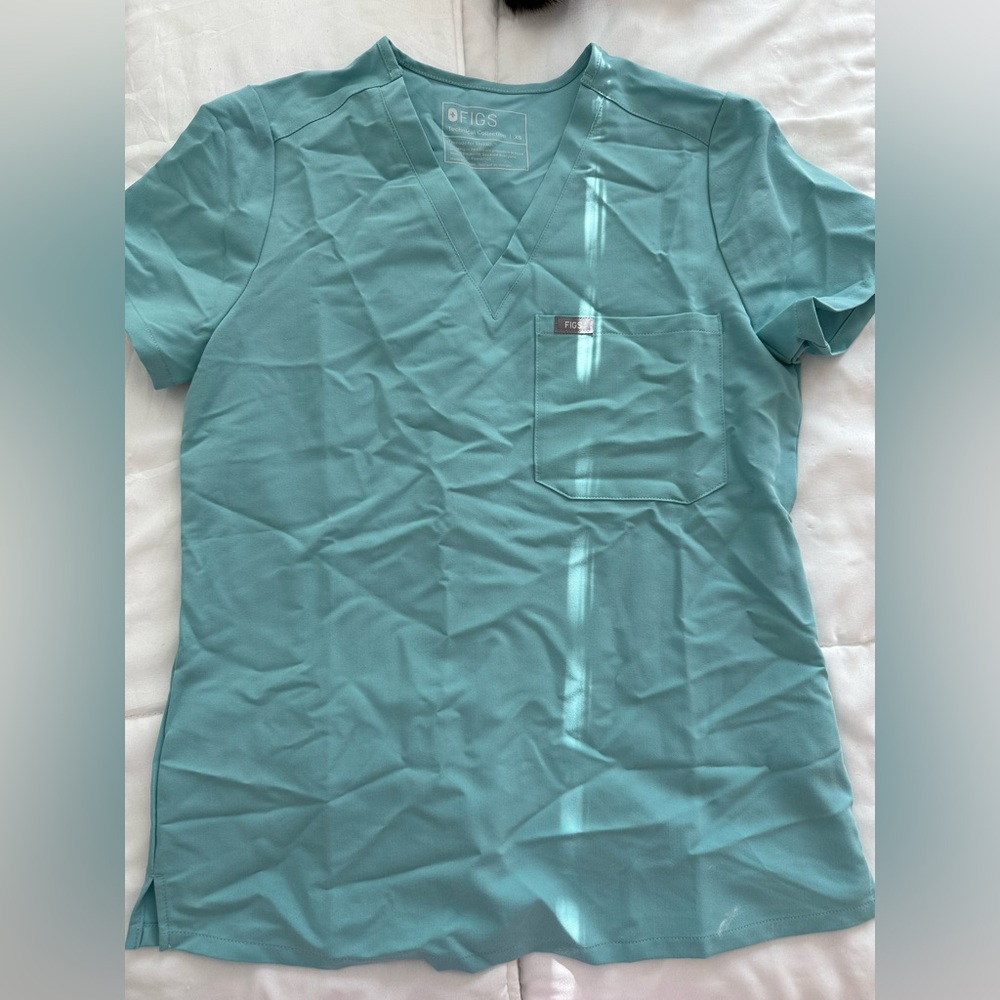 Figs Women's Aqua Top - Picture 4 of 4